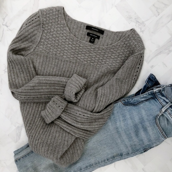 Tahari Sweaters - ✨HOST PICK✨Tahari 100% Cashmere Sweater 100071